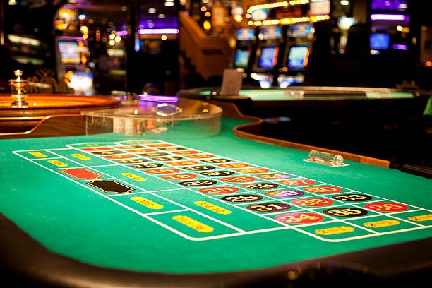 Blackjack table setup bahagia4d alternatif blackjack table with dealer and player cards visible